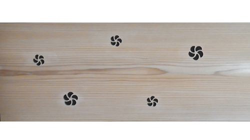 赤杉杢透彫床の間袖板(捻り梅)